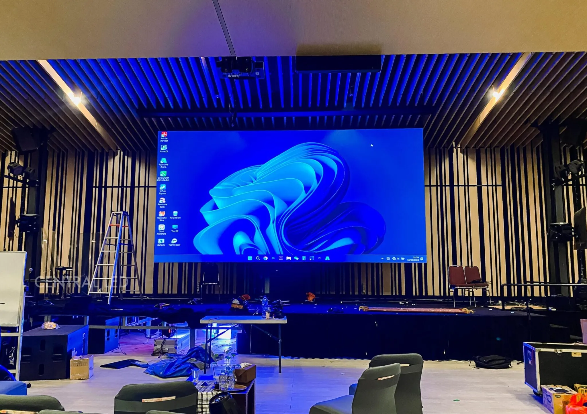 Videotron Indoor Display